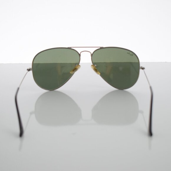 Ray-Ban Aviator Sunglasses with Silver Frame and Mirrored Lens